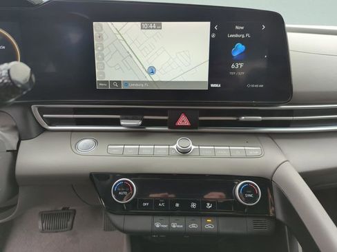 Used 2024 Hyundai Elantra SEL image 31