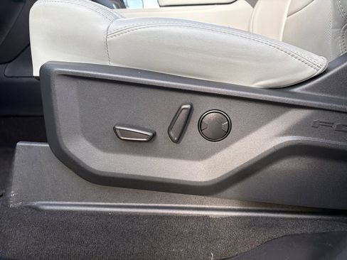 Certified 2025 Ford Expedition Max Platinum image 19