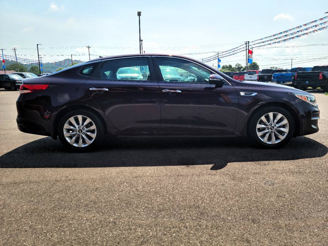 Used 2018 Kia Optima LX w/ 17" Alloy Wheels Package FWD image 15