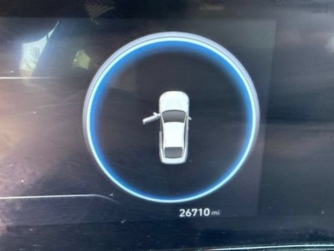 Used 2023 Hyundai Elantra SEL w/ Convenience Package FWD image 9