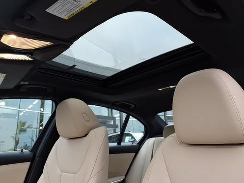 Used 2021 BMW 330i Sedan w/ Convenience Package RWD image 15