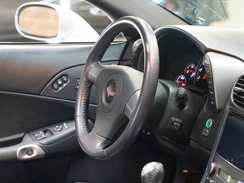 Used 2006 Chevrolet Corvette Convertible w/ Preferred Equipment Group RWD image 50