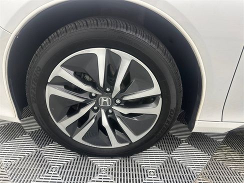 Used 2019 Honda Accord Touring image 13