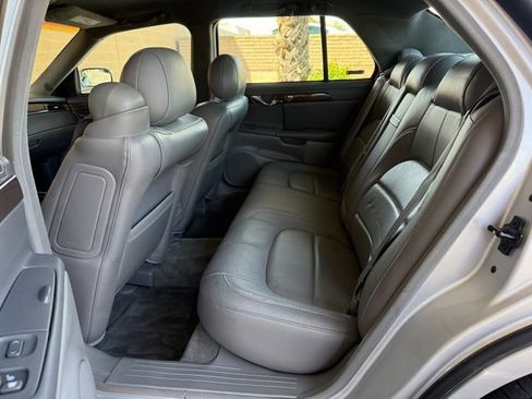 Used 2002 Cadillac De Ville DTS w/ Premium Equipment Pkg image 36