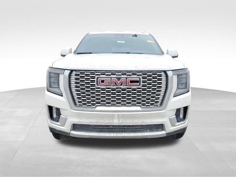 Used 2024 GMC Yukon XL Denali w/ Advanced Technology Package image 2
