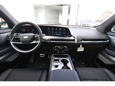 New 2027 Cadillac Vistiq Sport AWD/4WD image 9