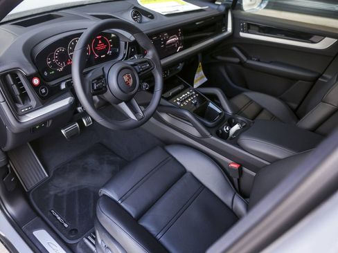 New 2026 Porsche Cayenne S AWD/4WD image 4