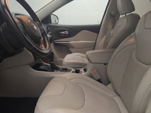 Used 2020 Jeep Cherokee Limited w/ Luxury Group FWD image 17
