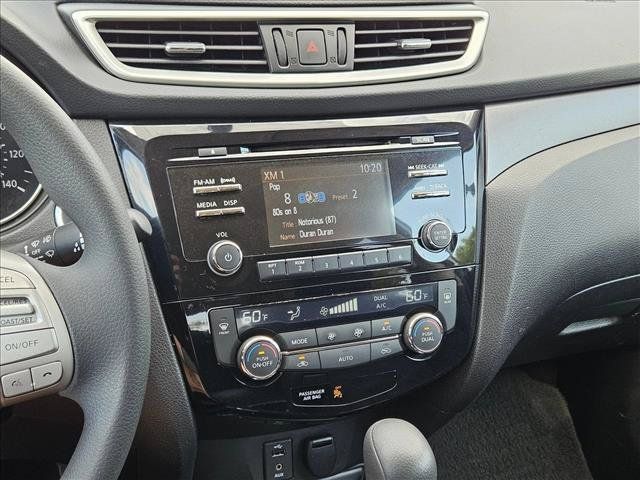 Used 2016 Nissan Rogue SV AWD/4WD image 13