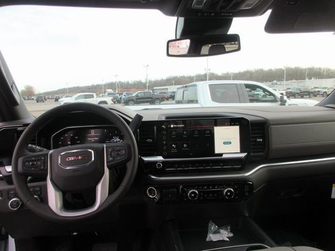 New 2026 GMC Sierra 3500 SLT w/ SLT Premium Package AWD/4WD image 17