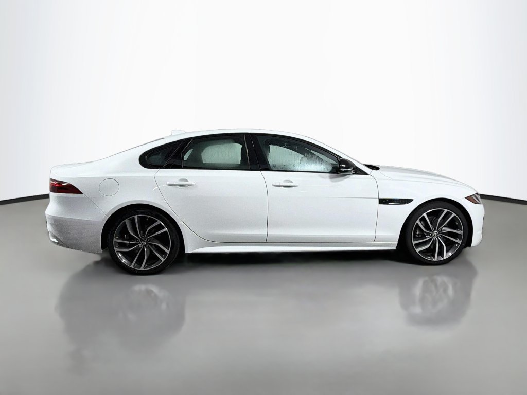 Used 2024 Jaguar XF R-Dynamic SE AWD/4WD image 4