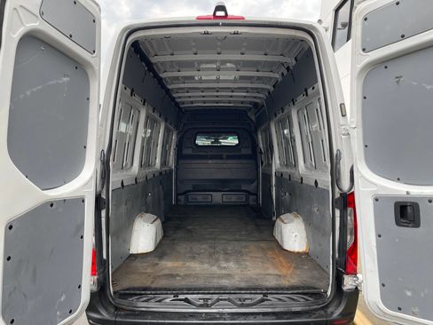 Used 2019 Mercedes-Benz Sprinter 170 Cargo image 23