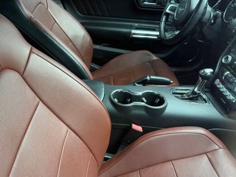 Used 2016 Ford Mustang GT Premium w/ Equipment Group 401A RWD image 10