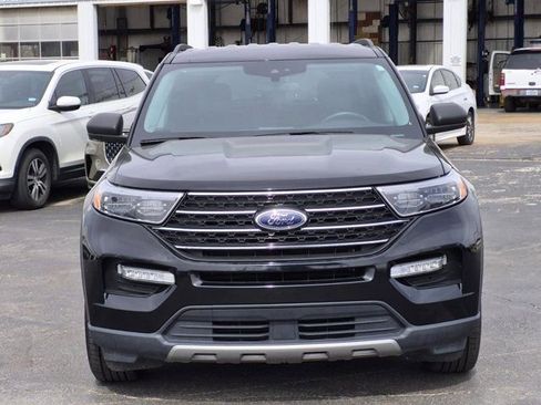 Used 2024 Ford Explorer XLT w/ Equipment Group 202A image 3