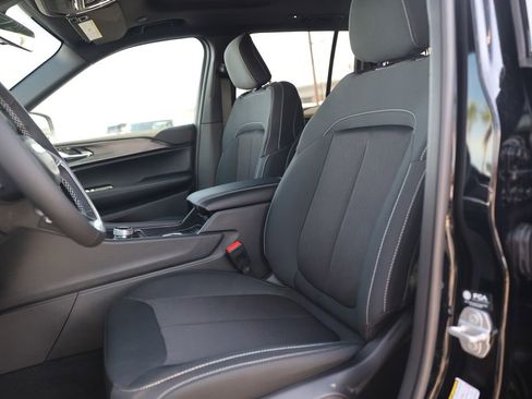 New 2025 Jeep Grand Cherokee Laredo X image 20