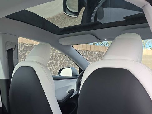 Used 2024 Tesla Model 3 Standard Range image 16