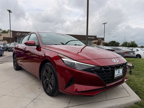 Used 2023 Hyundai Elantra Blue FWD image 11