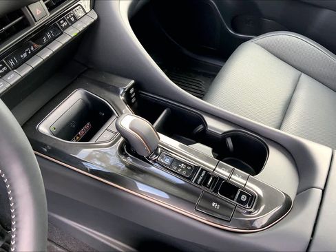 Used 2026 Toyota Crown Limited w/ Advanced Technology Package image 17