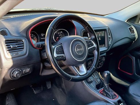 Used 2020 Jeep Compass Trailhawk AWD/4WD image 18