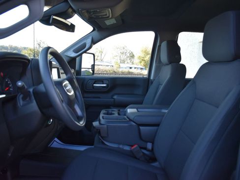 New 2026 GMC Sierra 2500 Pro image 14