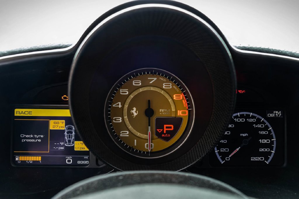 Used 2014 Ferrari 458 Speciale Coupe RWD image 39