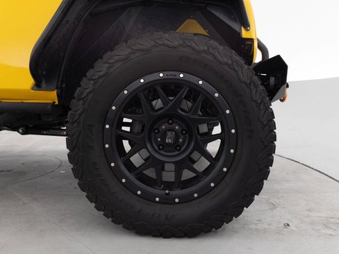 Used 2008 Jeep Wrangler Unlimited Rubicon w/ Dual Top Group AWD/4WD image 18