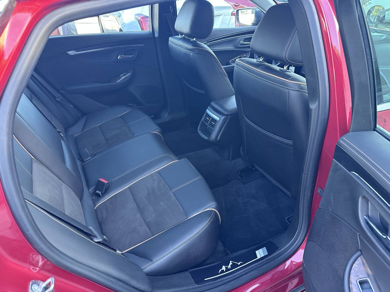Used 2015 Chevrolet Impala LT w/ Convenience Package FWD image 34