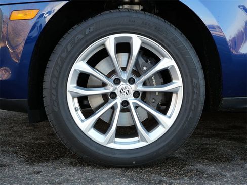 Used 2025 Porsche Macan image 22