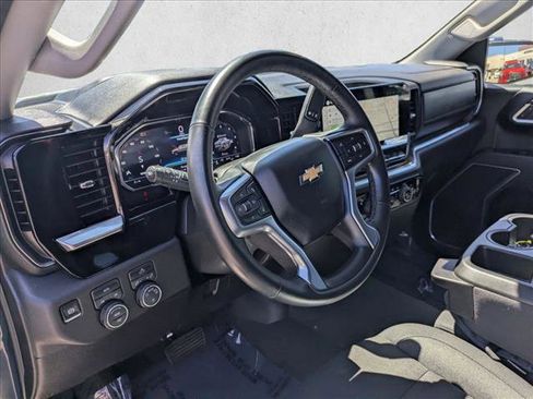Used 2025 Chevrolet Silverado 1500 LT AWD/4WD image 15