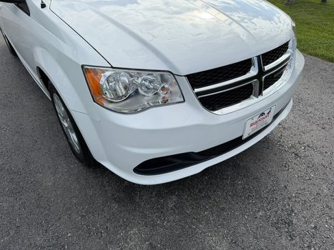 Used 2018 Dodge Grand Caravan SE w/ UConnect Hands-Free Group FWD image 54