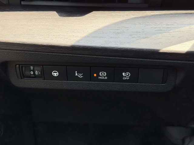 Used 2023 Nissan Ariya AWD image 25