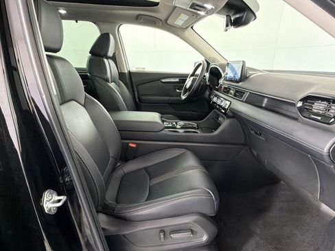 Used 2023 Honda Pilot Touring image 25