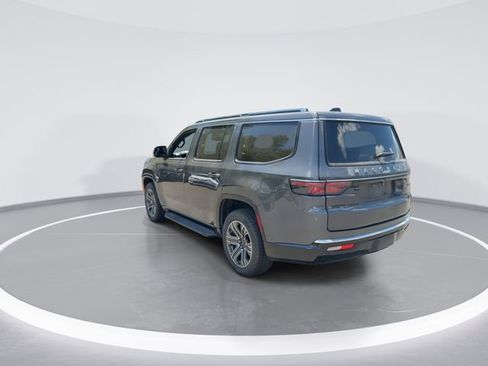 Used 2024 Jeep Wagoneer Series II w/ Flexible Seating Group RWD image 6