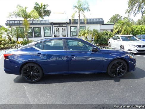 Used 2019 Nissan Altima 2.5 SR image 2