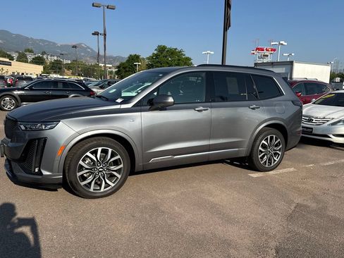 Used 2021 Cadillac XT6 Sport w/ Platinum Package AWD/4WD image 17