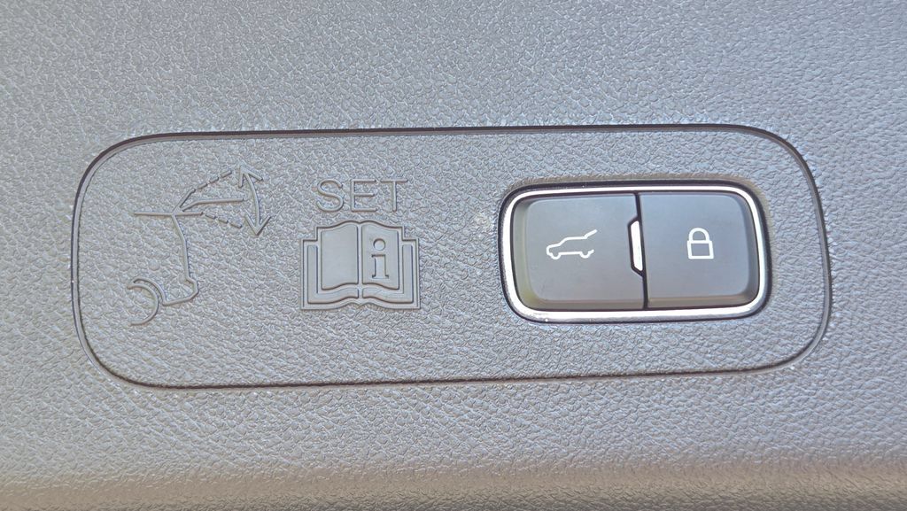 Used 2023 Lincoln Aviator AWD w/ Premium Package image 35