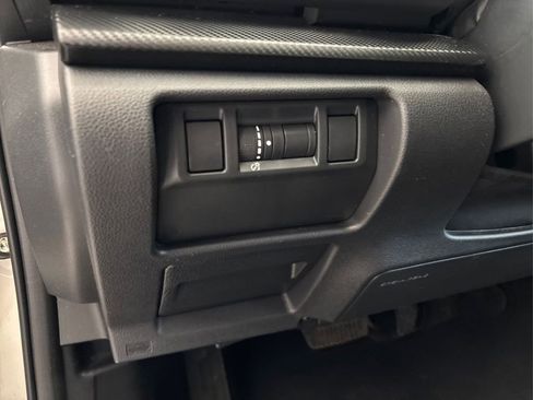 Used 2024 Subaru Crosstrek 2.0i Premium image 35