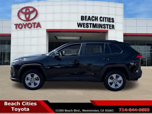 Certified 2025 Toyota RAV4 XLE FWD image 7