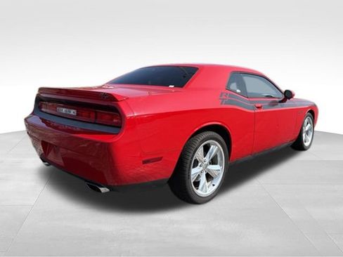 Used 2014 Dodge Challenger R/T RWD image 4