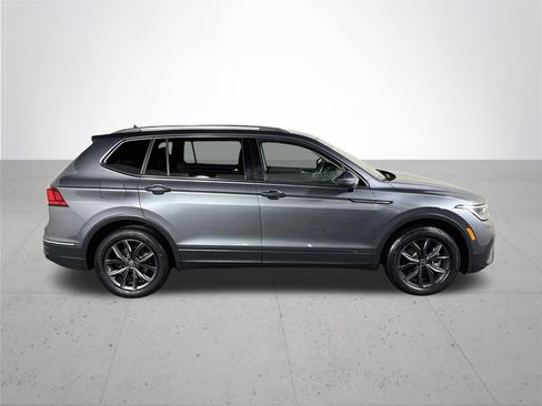 Used 2023 Volkswagen Tiguan SE FWD image 6