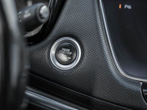 Used 2018 Cadillac XT5 Premium Luxury image 25