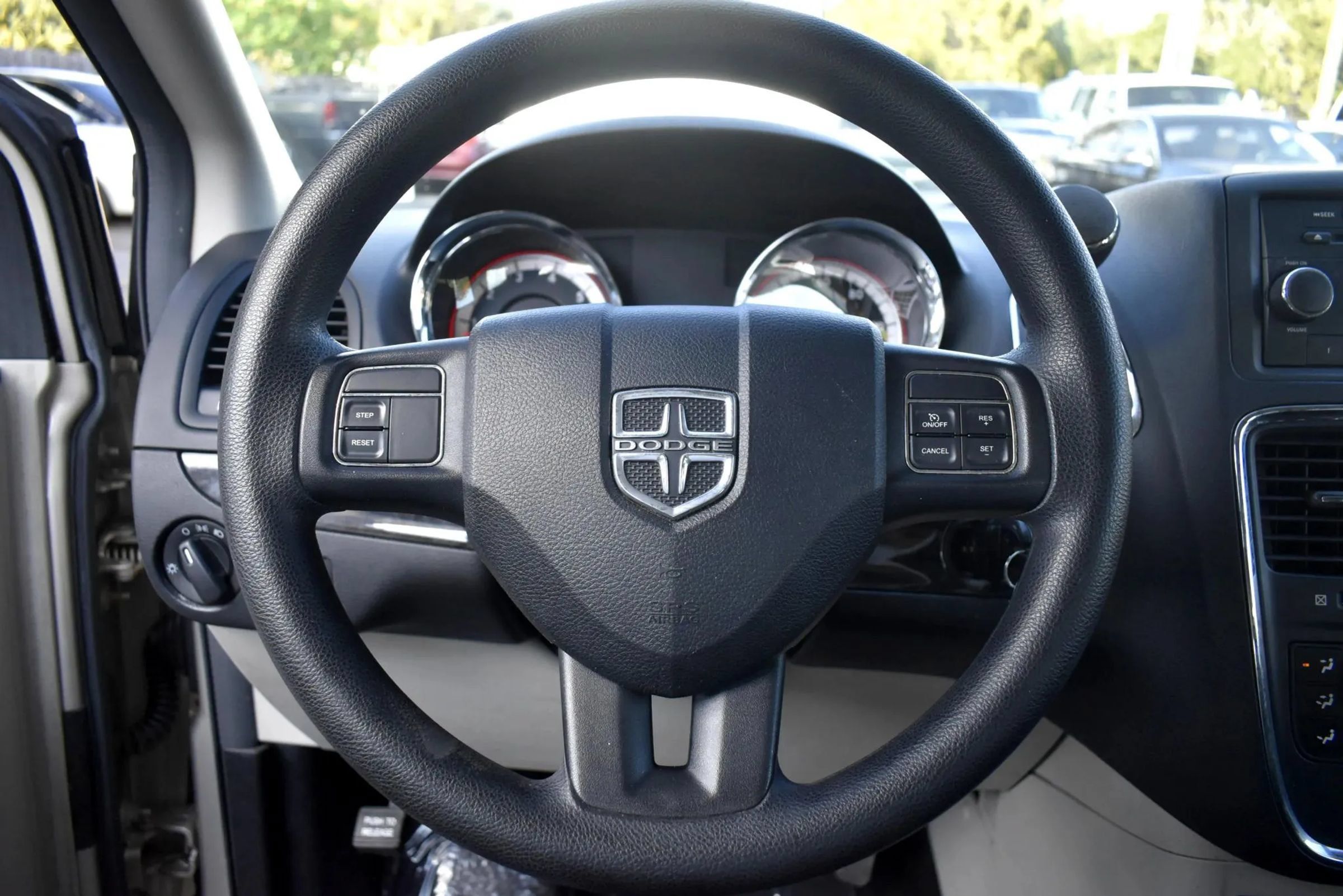 Used 2013 Dodge Grand Caravan American Value Package FWD image 21