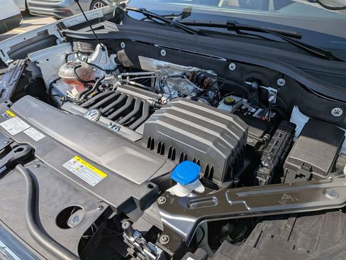 Used 2023 Volkswagen Atlas SE w/ Panoramic Sunroof Package image 40