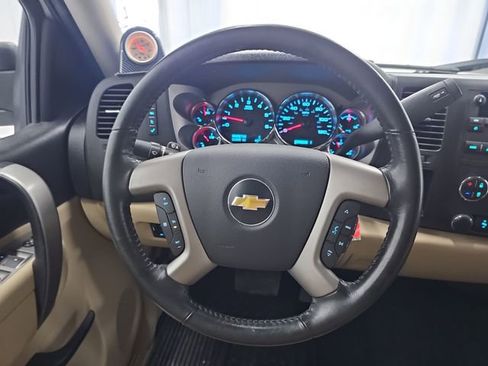 Used 2011 Chevrolet Silverado 2500 LT w/ Interior Plus Package RWD image 14
