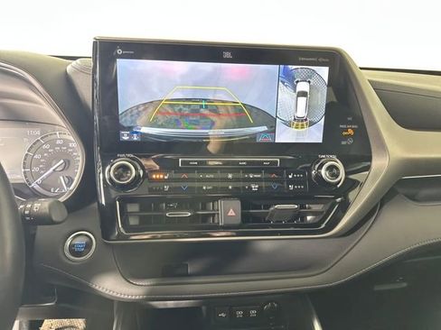 Used 2020 Toyota Highlander Limited image 22