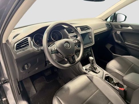 Used 2021 Volkswagen Tiguan SE AWD/4WD image 8
