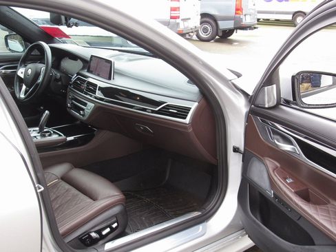Used 2020 BMW ALPINA B7 xDrive w/ Luxury Rear Seating Package image 20