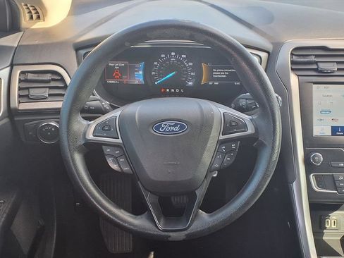 Used 2020 Ford Fusion SE FWD image 15