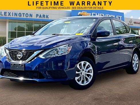 Used 2019 Nissan Sentra SV FWD image 2