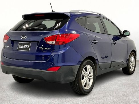 Used 2012 Hyundai Tucson GLS image 2